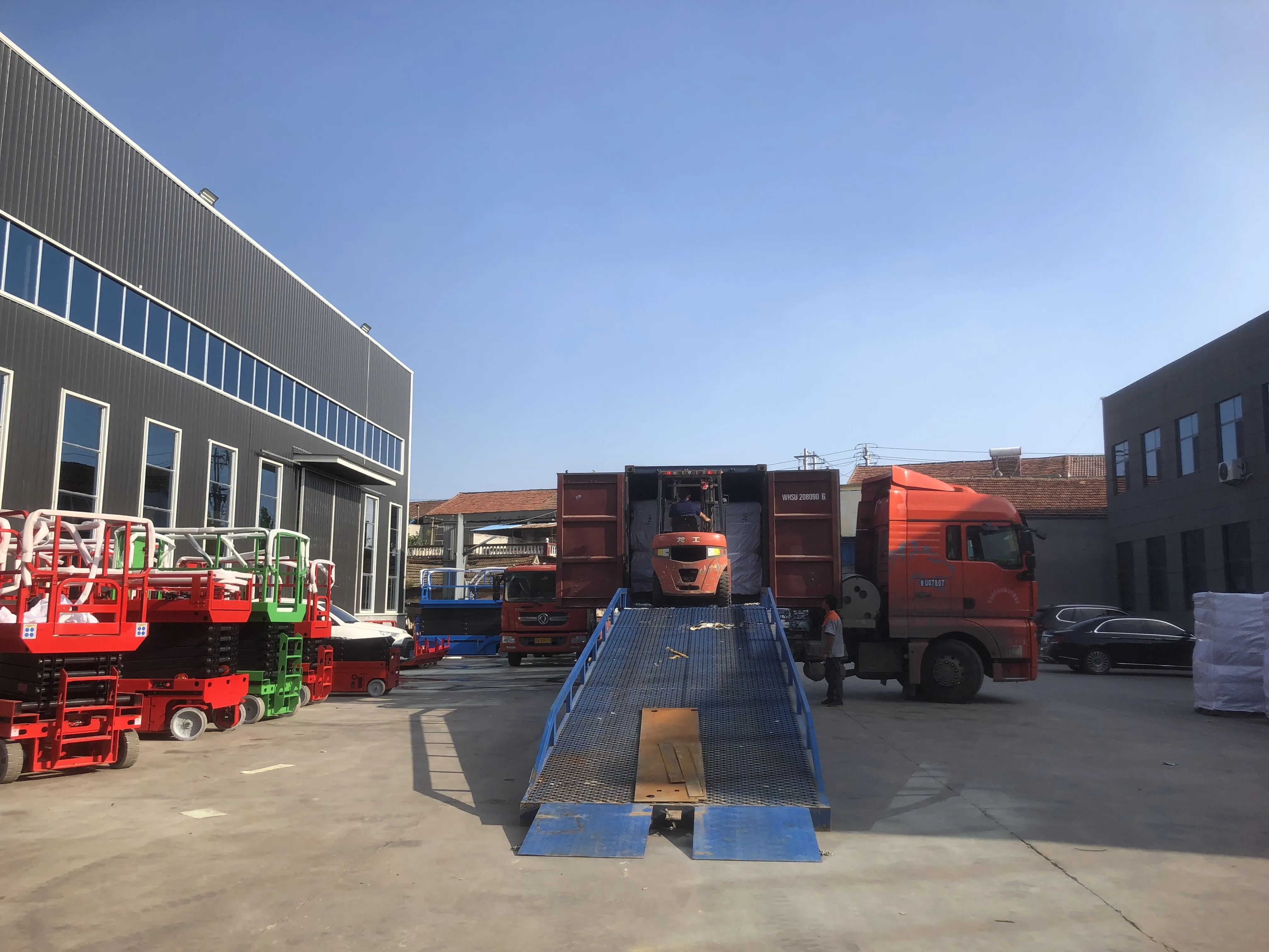 1-10 12 15 Ton Mobile Forklift Ramp Loading Platform Movable Slope Load Capacity for Farm Industry