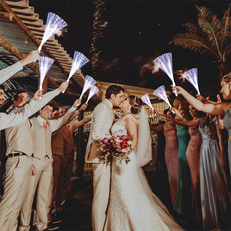 Bacchette Magiche per Matrimonio con Bagliore di Luce LED, Bacchetta Magica con Campana, Matrimonio Nastro, Bacchette da Sposa, Bacchette Nuziali, Bacchette di Pizzo Romantiche con Nastri Nuziali