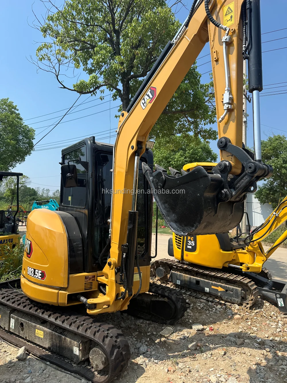 Almost New Japan Used 3 Ton Mini Excavator CAT303.5E