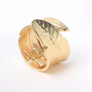 Unique Design Valentine's Day Gift Hip Hop Leaf Shape Gold Wide Spring Buckle Bangle Jewelry