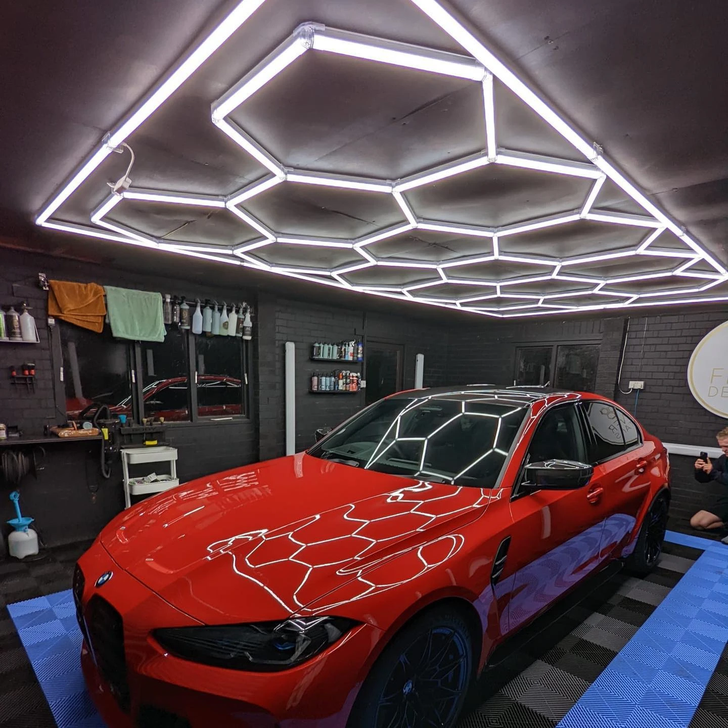 SUEZ Honeycomb Detailing Light Bar Hexagrid Lighting for Car Wash Station Garage Lamp Ceiling Design Hexagonal Led Lights