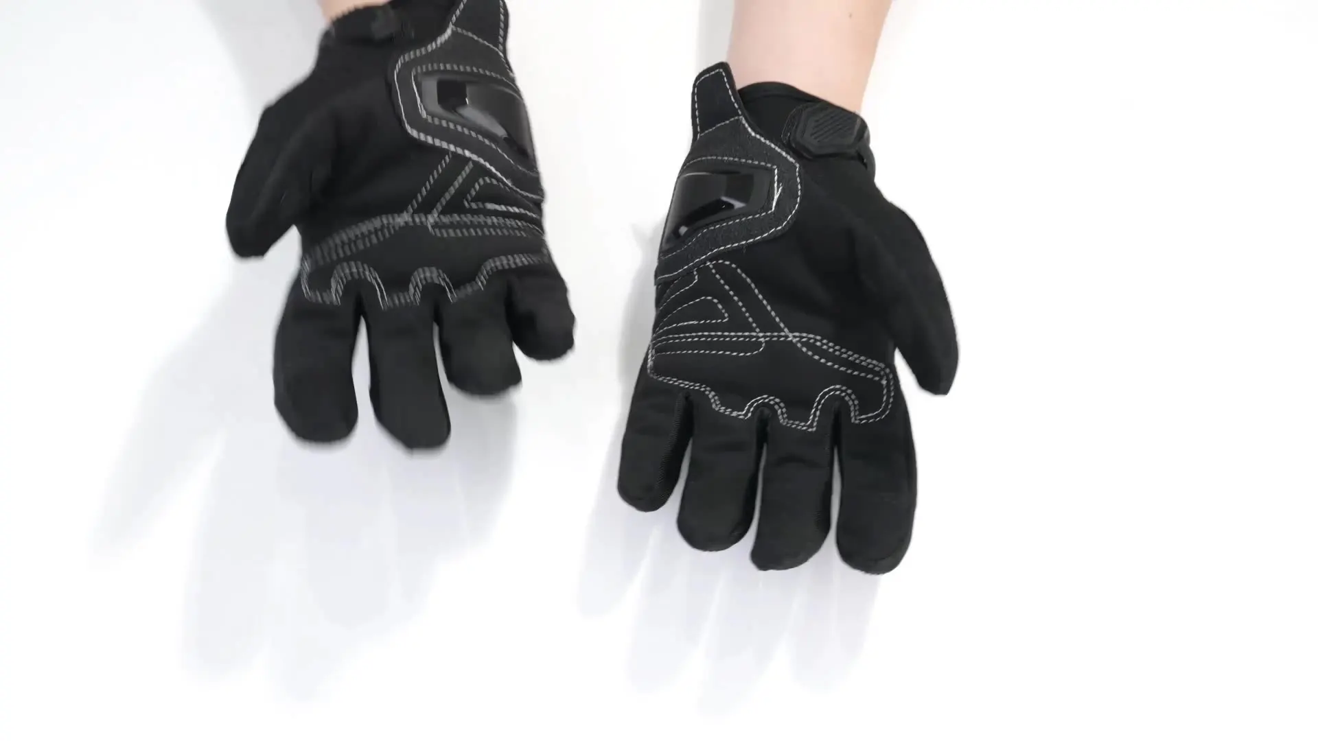 Motorcycle Riding Gloves with Touch Screen Windproof Drop-Proof PVC Material Long Finger Design for Outdoor Sports Off-Road Use