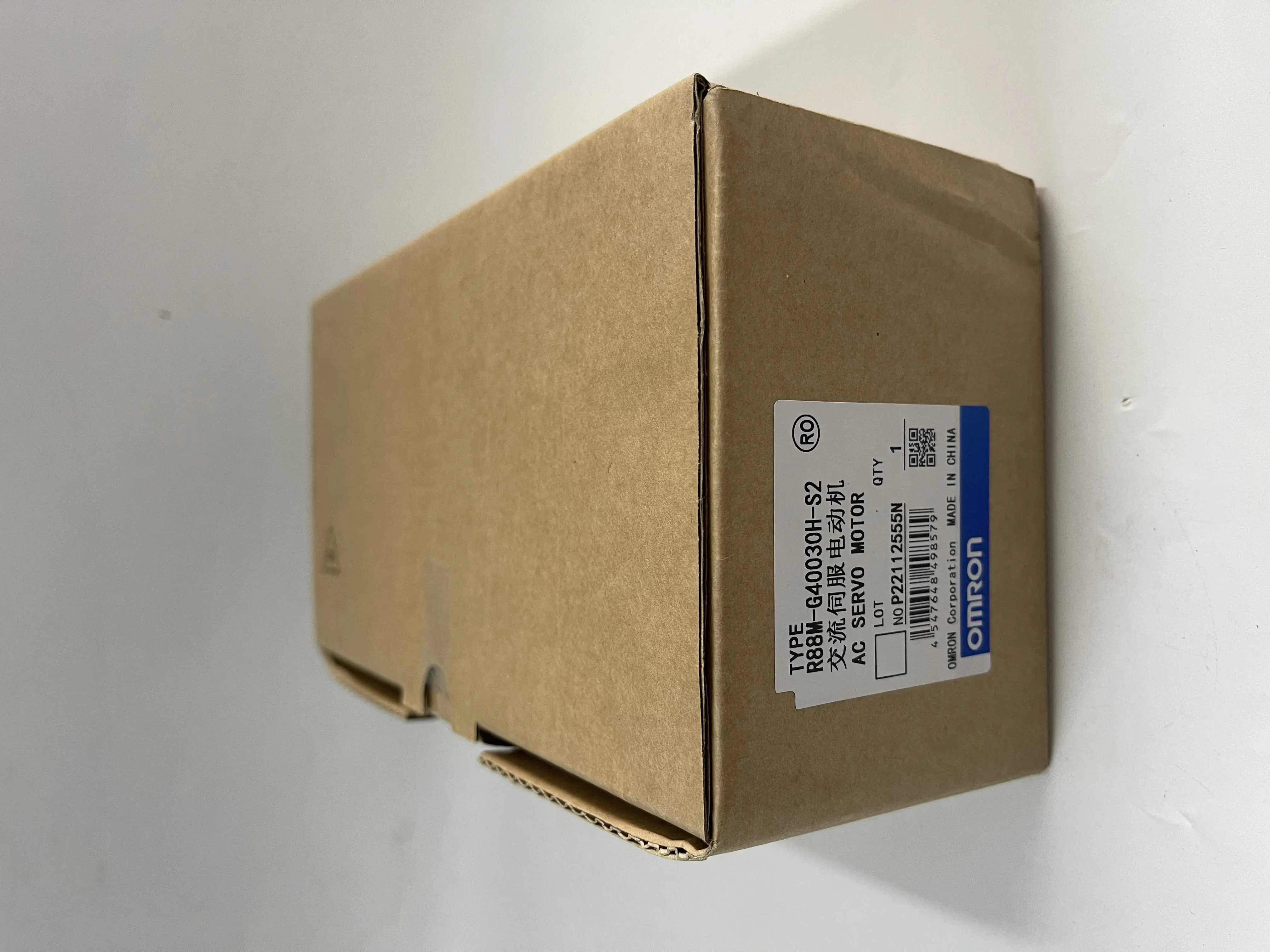 Omron AC Servo Motor R88M-G40030H-S2 Omron AC Servo Motor R88M-G40030H-S2