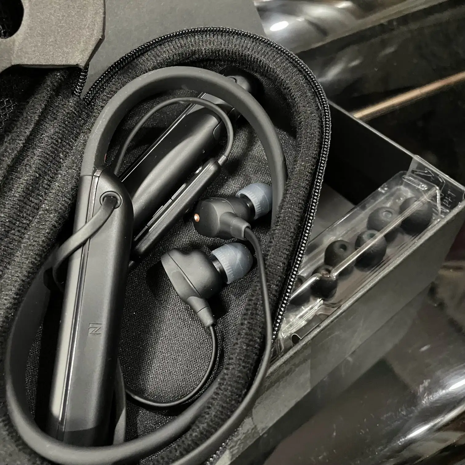 SONY WI-1000XM2 Neckband Earphone AI Smart Noise Cancelling