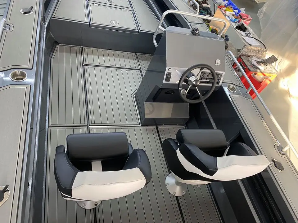 小船さん専用 6mサイドコンソールアルミ漁船小型ヨットエンジンとビミニ付き