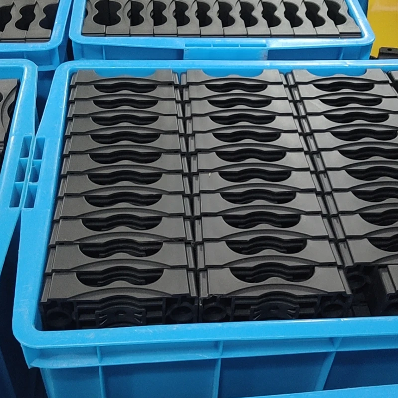 Устойчивы к ультрафиолетовому излучению стекло-стекловолокном полиамида один трилистника кабельные зажимы и бутсы K36-52