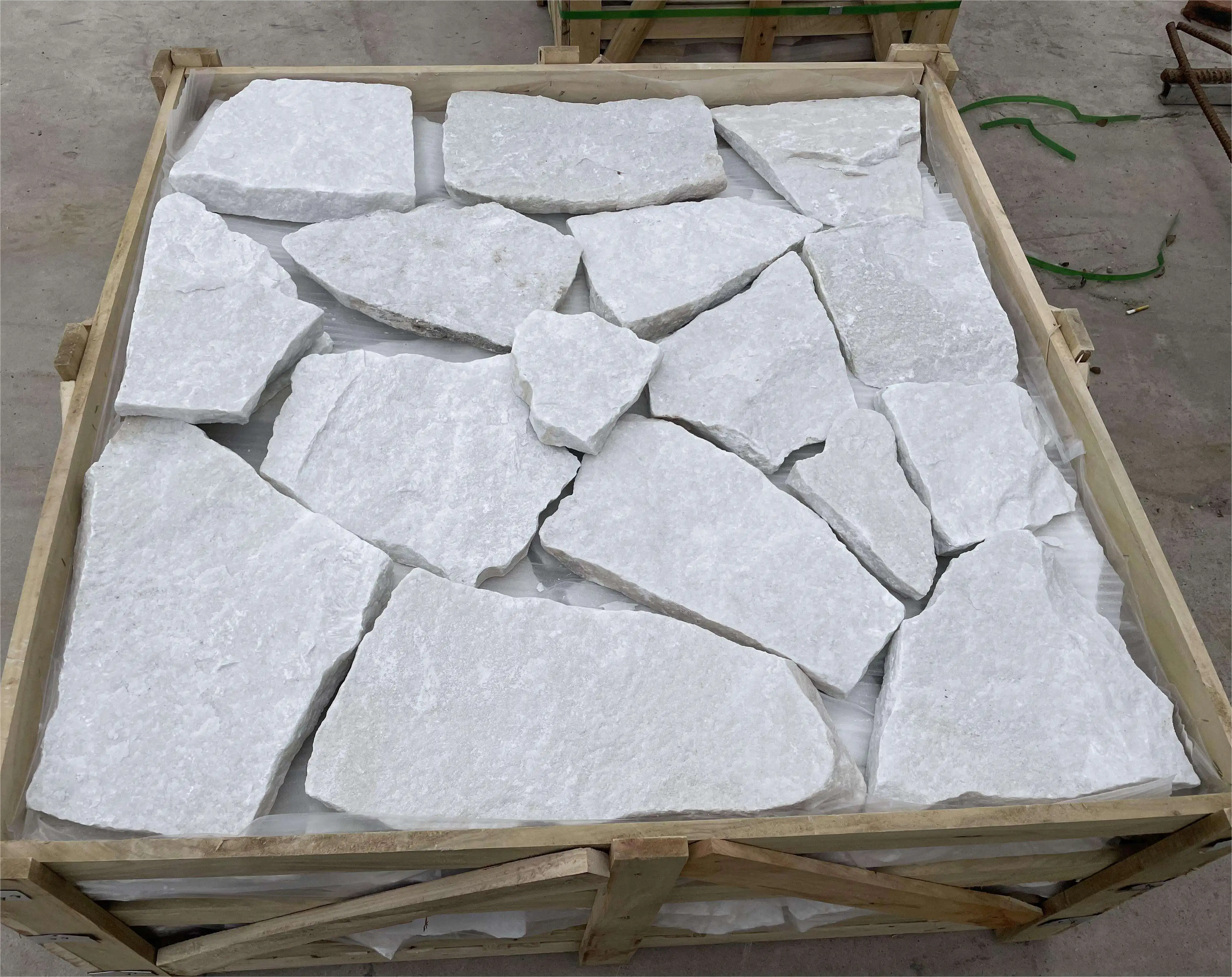 2024  Exterior Natural Wall Cladding Stone White Quartzite Dry Stack Stone Wall Cladding Exterior Stone Veneer