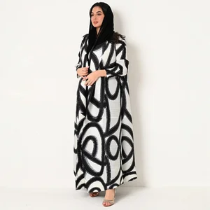 Middle Eastern Muslim Women's Fashion Abaya Design Plus Size Loose Casual Long Robe Miyake Pleated Abaya Factory Wholesale