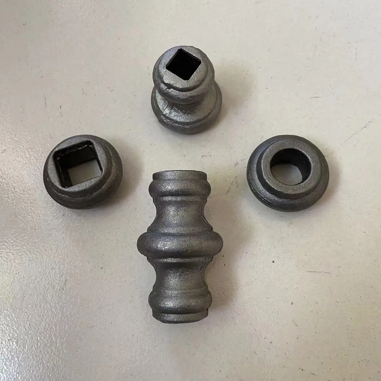 China Factory Cast Iron Collars Ornamental Wrought Iron Studs for Stair Baluster