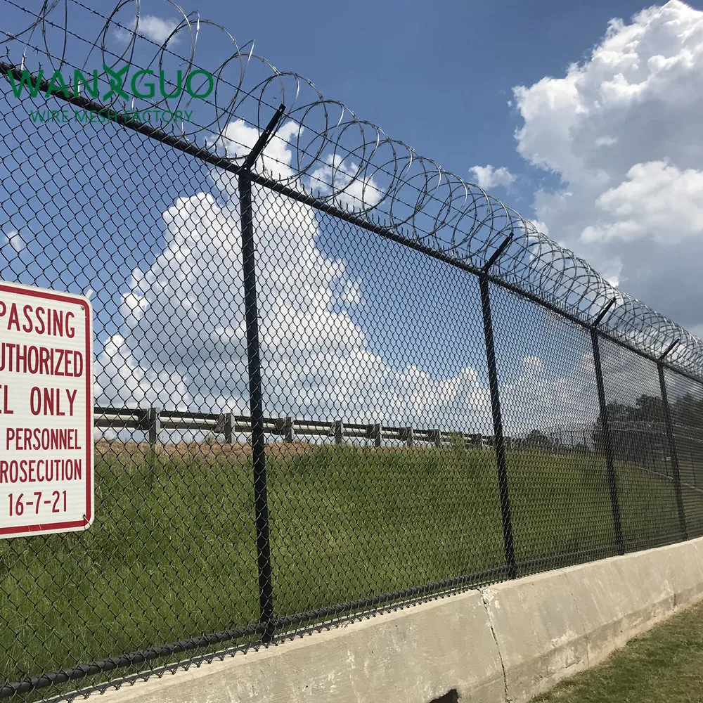 Wholesale Roll 50ft Black 6ft Plastic Durable Cyclone Wire Mesh Chain-link  Fence