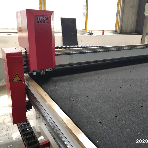 Надежная производительность Cnc линия для резки стекла различной