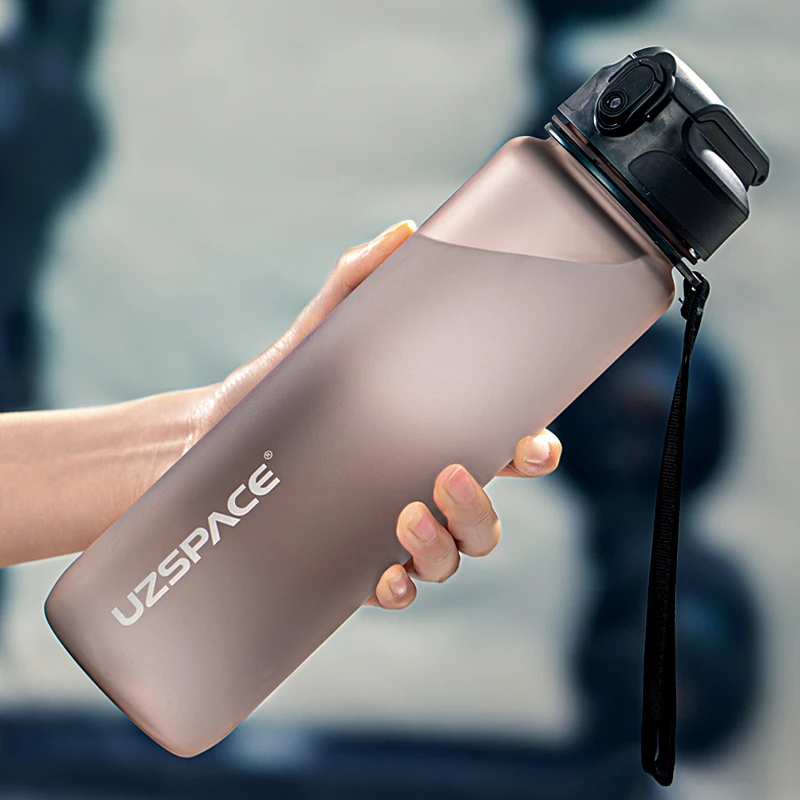 UZSPACE 800ml and 1000ml BPA Free Leak Proof Lock Lid Tritan Drinking Bottle Frosted Plastic Water Bottle with Straw