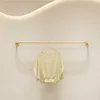 Una parola pende a 100 cm