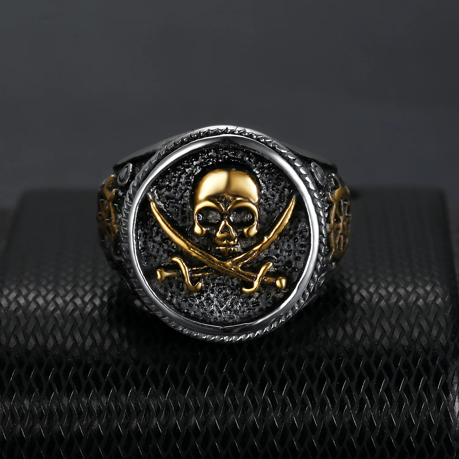 MECYLIFE Vintage Ring for Man Pirates of the Caribbean Skull Ring 