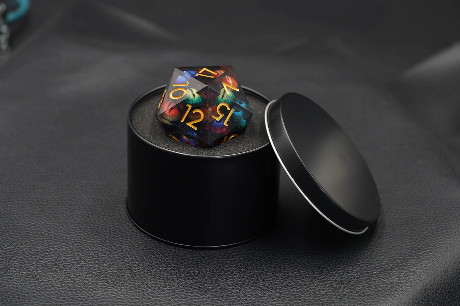 Yushun Custom Made DND D20 50MM Resin Dice Jumbo Moving Dragon Eye Polyhedral Design for Dungeons and Dragons details
