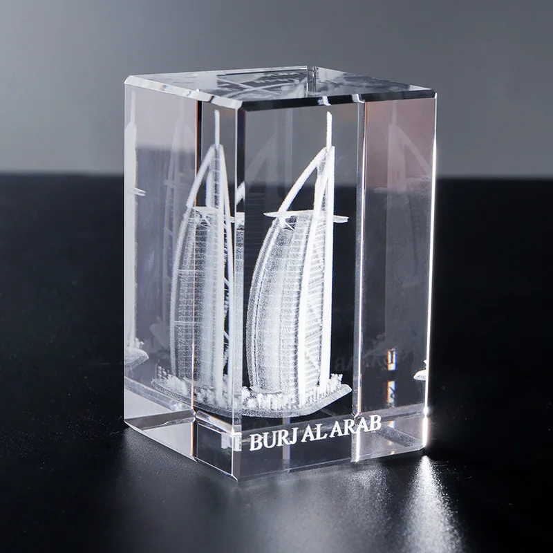 Venta caliente Dubai Hotel Building Crystal Cubes 3D Laser Grabado Modelo de bloque religioso Técnica pulida Recuerdos Regalos Turistas