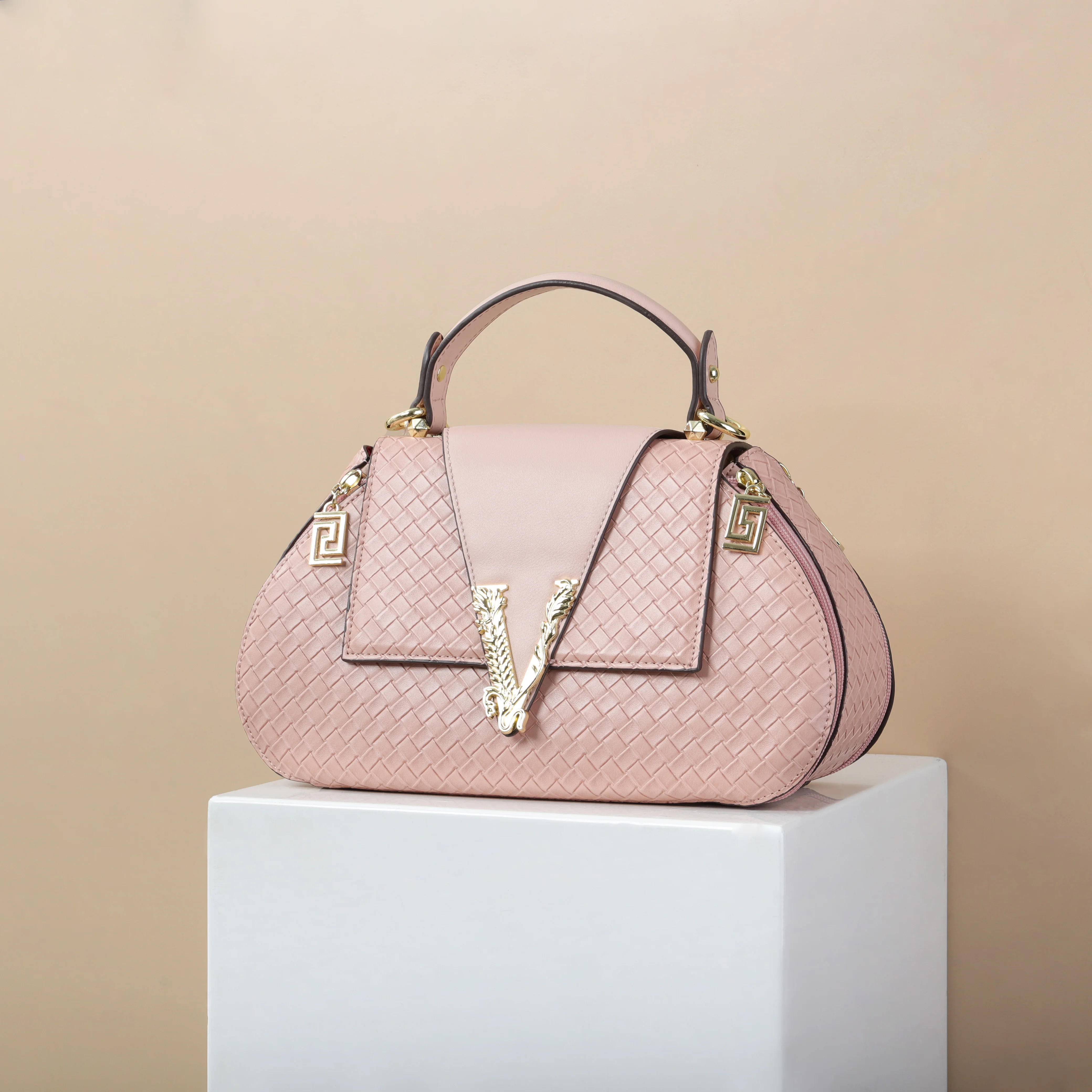 Wholesale hot selling handbags for women luxury designer saddle bags for  girls alibaba-online-shopping China ladies bags factory 30 cm From m.alibaba .com