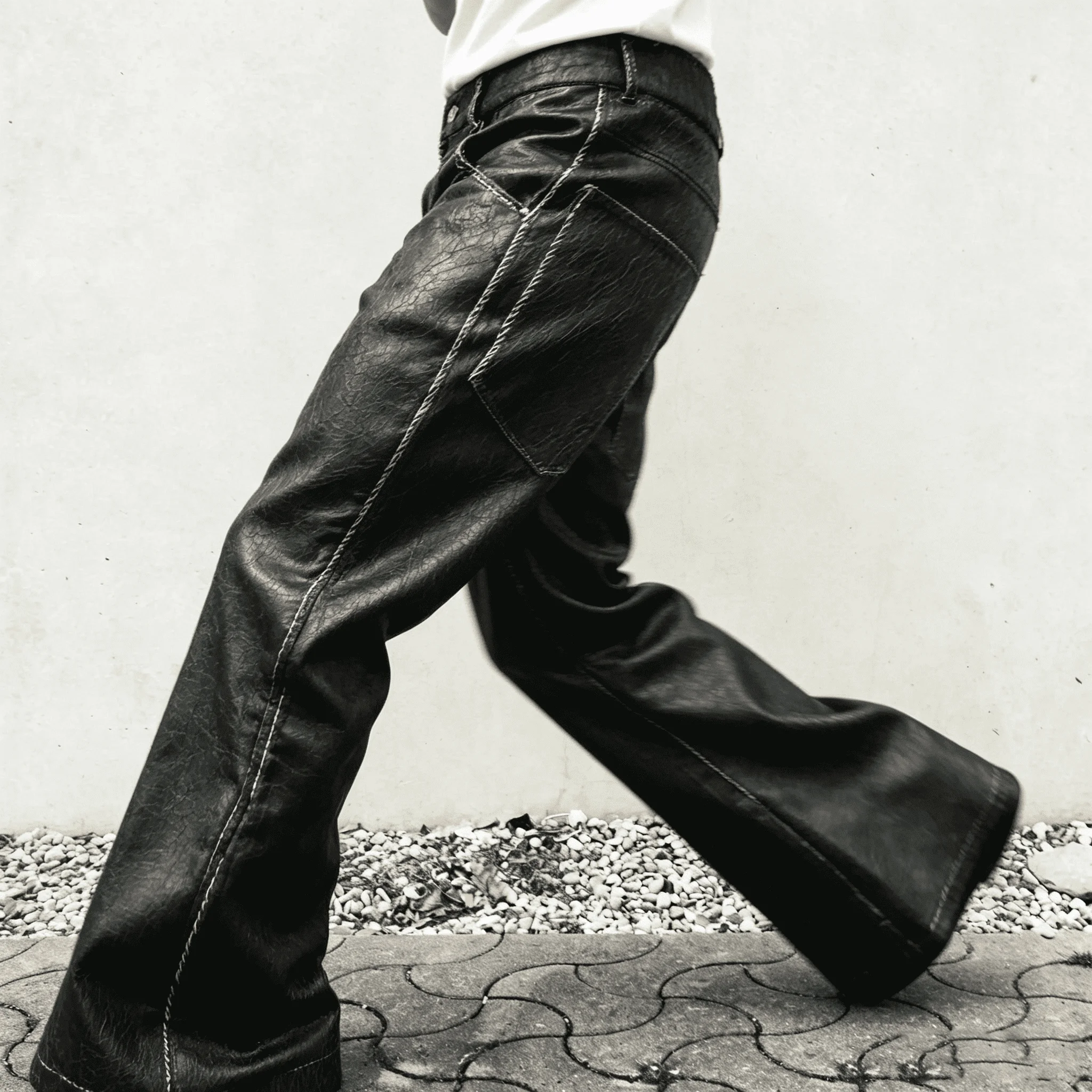 OEM Black Faux Leather Pants Wide Leg Baggy Fit Contrast Stitch Streetwear Supplier Fashion Wear Winter Men Leather Pants gallery 3