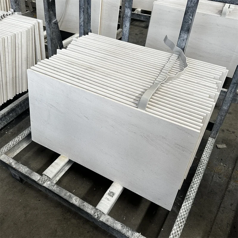 उच्च गुणवत्ता वाली सफेद चूना पत्थर की बाहरी दीवार की टाइल्स, भवन के बाहरी हिस्सों और दीवार आवरण के लिए सीधे कारखाने से बिक्री, प्राकृतिक पत्थर