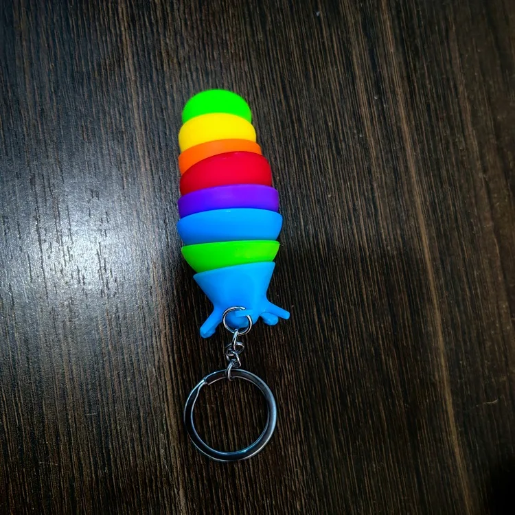 Mini Fidget Slug Keychain Toys 3D Articulated Stretch Caterpillar Sensory Stress Relief Flexible Hand Toy Keyring Bag Pendent