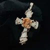 Pendentif croix en or rose