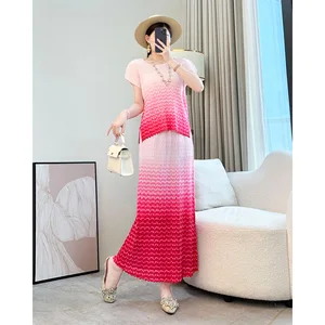 2026 New Style Women's Summer Gradient Color Miyake Pleated Dress Elegant Casual Two-Piece Set Short Tops High-End for Socialite