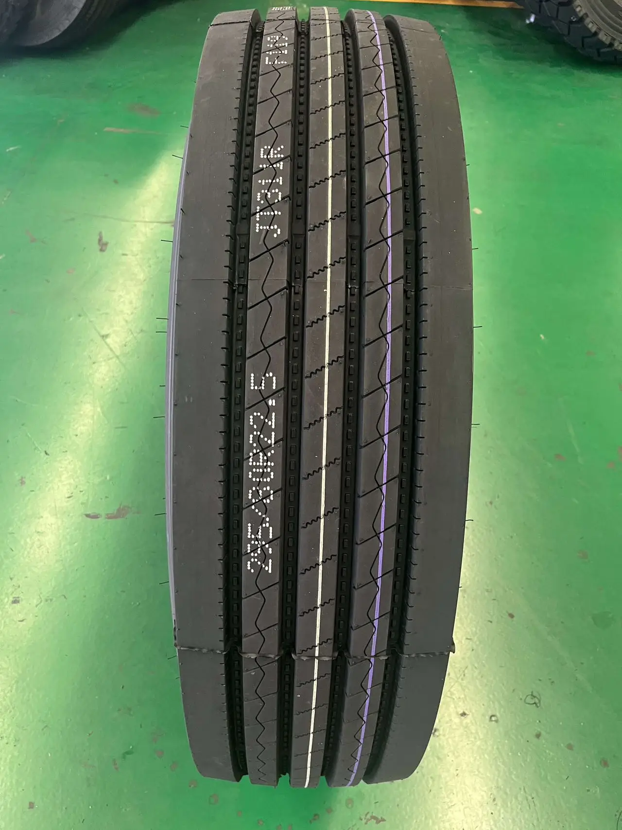 Aurunze Landy Tyre Commercial Semi Radial Truck Tires Tbr Tire 11r225 ...