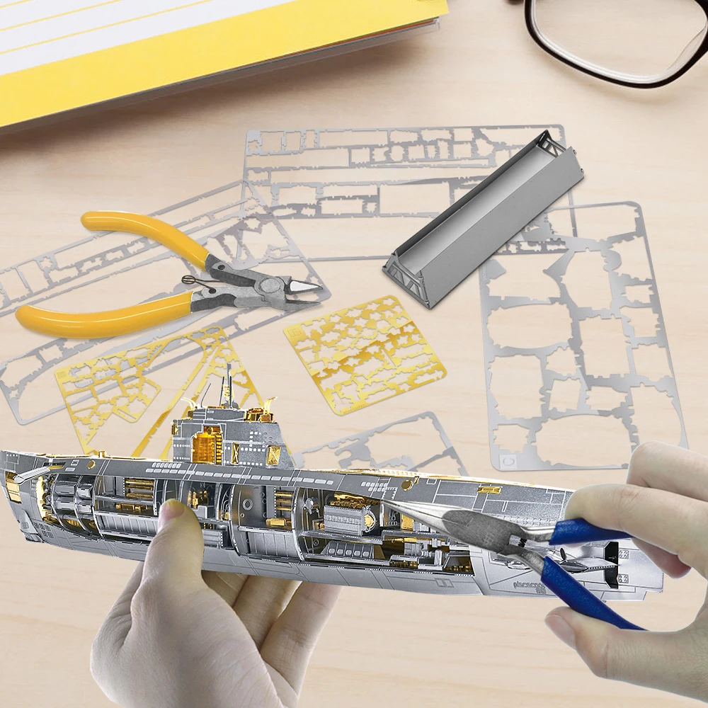 Alibaba.com: Piececool HP156-SG Military Diecast Submarine Model