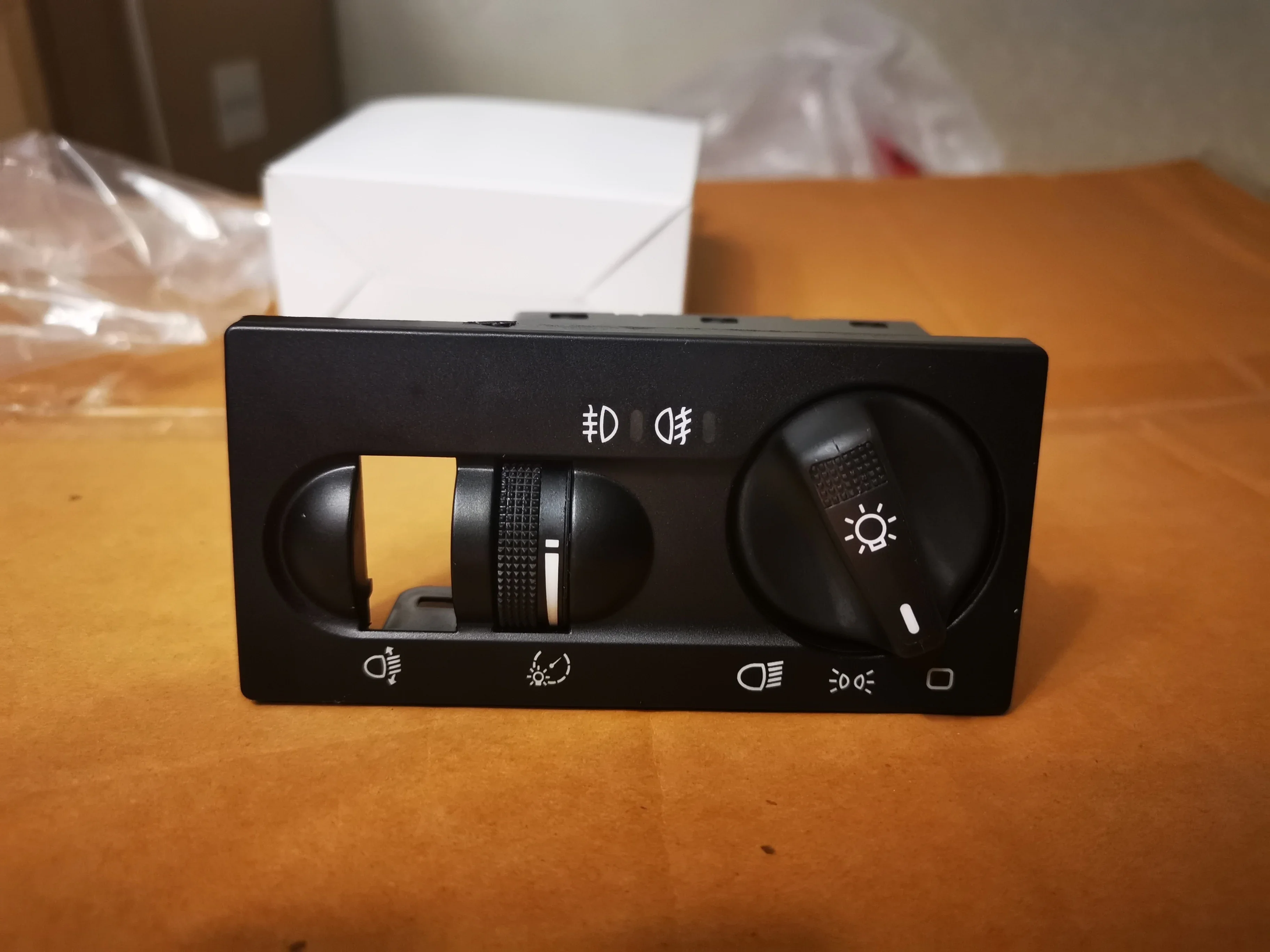 Factory Cheap Headlight Switch Fog Light Switch for VW Golf Lada Nova 1H6941532 1H6 941 532
