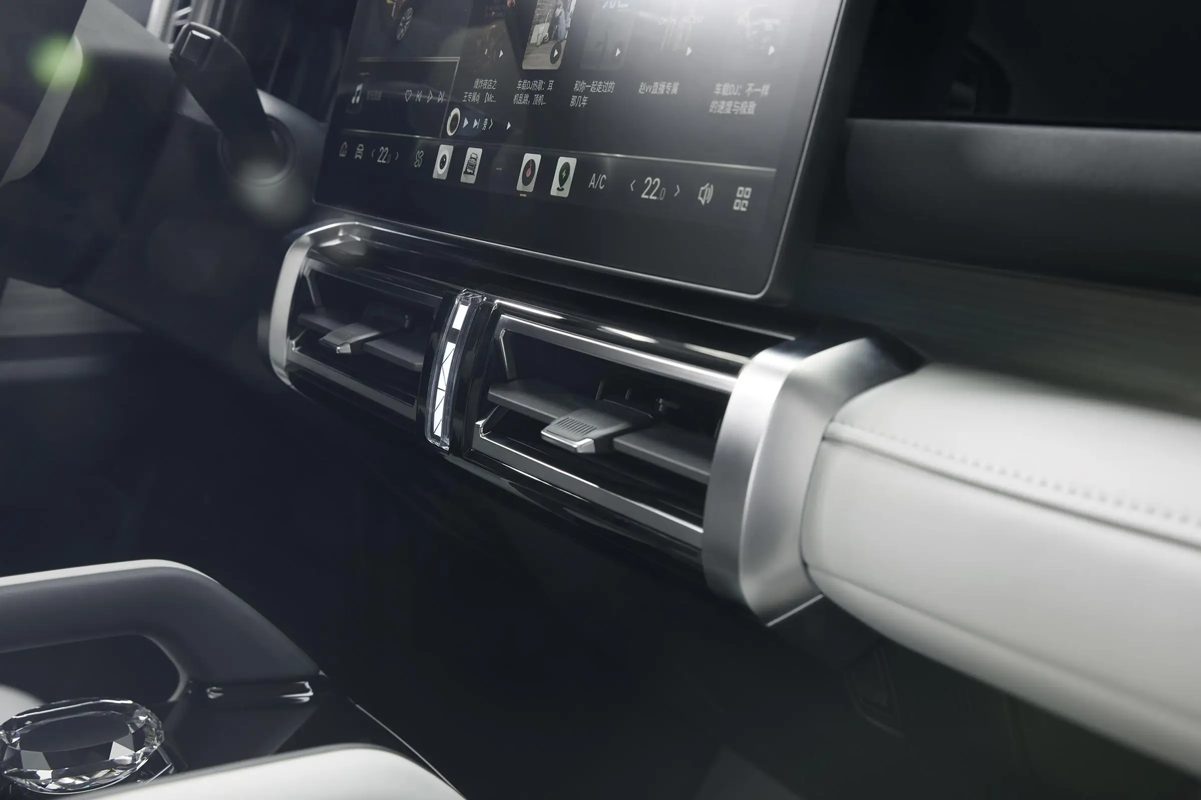 New Energy Electric Vehicle Chery Icar 03 401km Two-Drive Standard ...