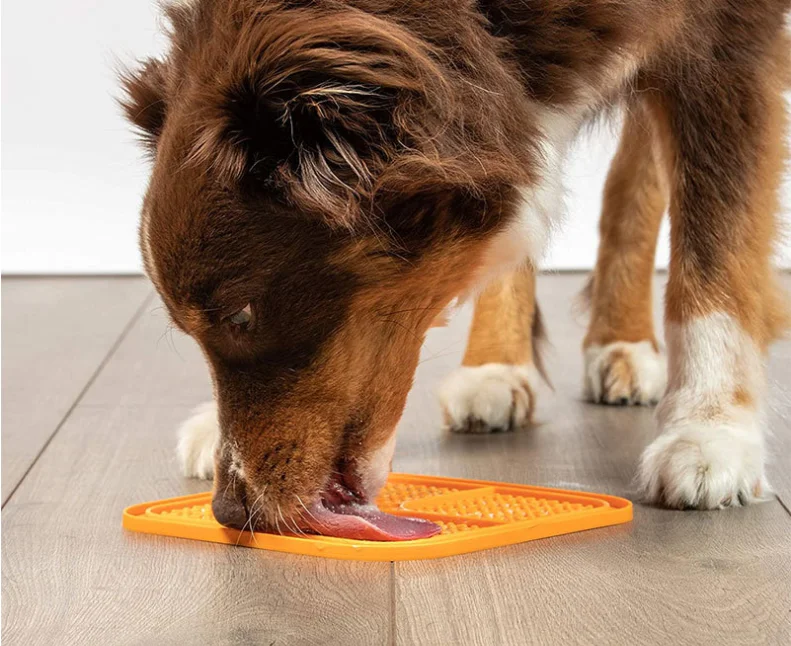 Silicone Dog Food Mat Dog Slow Feeder,Pet Dog Lick Pad,Bath Washing Distraction Dog Lick Mat