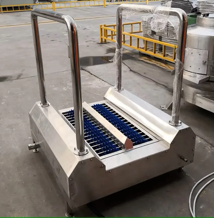 Automatic stainless steel sole cleaning machine for slaughterhouses