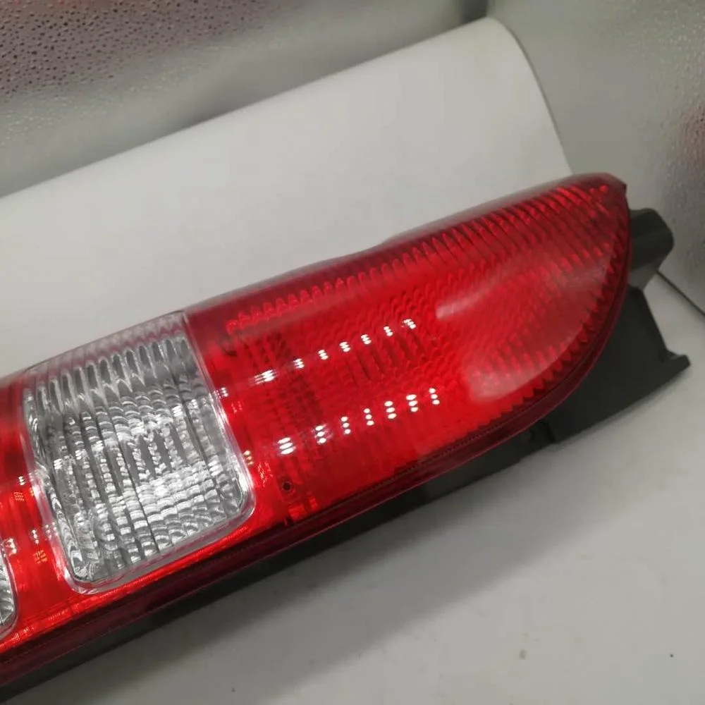 トヨタ HIACE 用 新品テールランプ 81551-26200 81561-26200 3000Lm