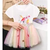 Maglietta stampata con gonna arcobaleno
