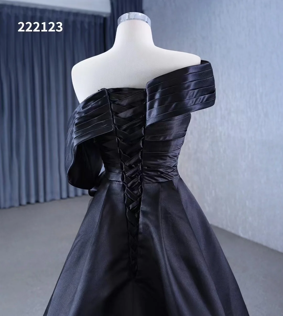 Women Off Shoulder Mermaid Overskirt Pleated Black Satin Lace up Evening  Dress