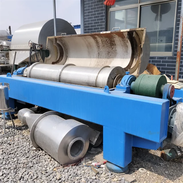 The horizontal screw centrifuge is used to treat industrial wastewater, domestic sewage and sludge dewatering