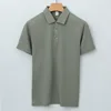 Verde grisáceo