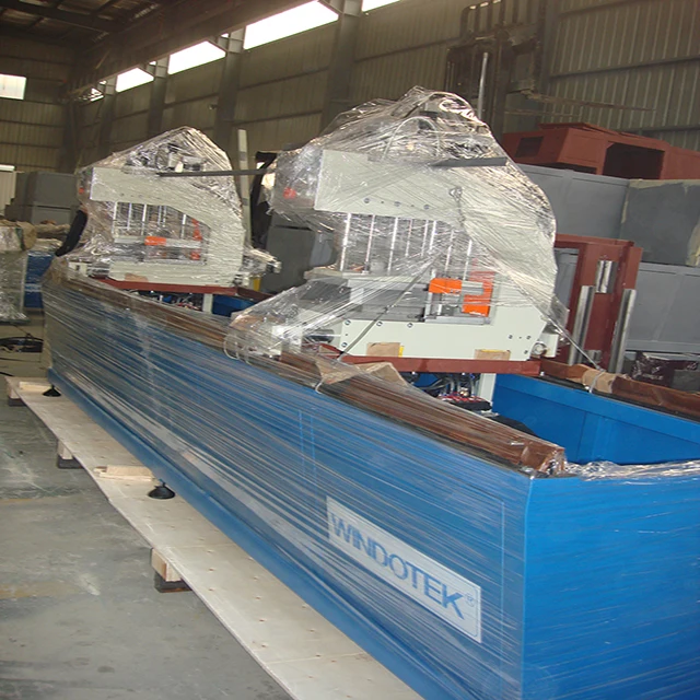 Машина для изготовления пластиковых окон и дверей