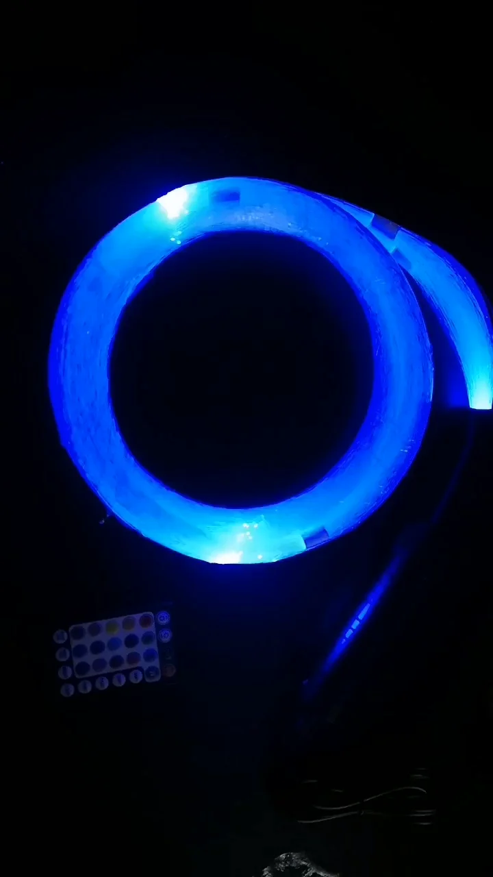 Lampe torche LED multifonction ultra lumineuse pour voiture télécommandée - Lampe de toit décorative pour voiture RC - Accessoire de pièce