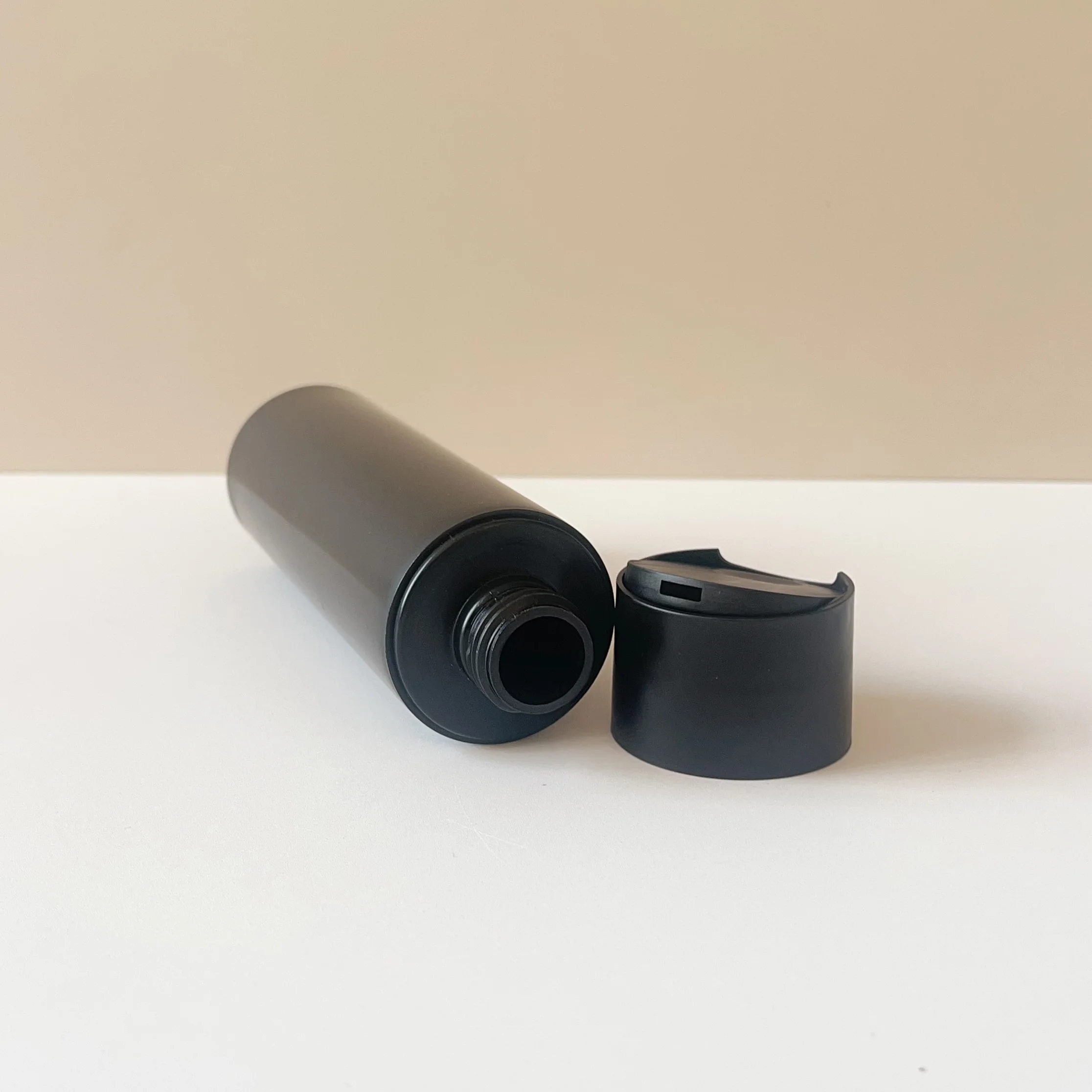 Factory Direct Sales 238ml Empty HDPE Tanning Oil Plastic Cream Bottle for Sunscreen Shampoo Packaging