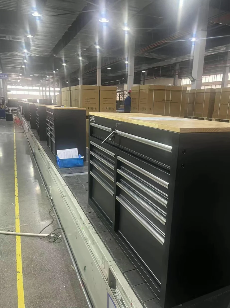 tool cabinet493-8