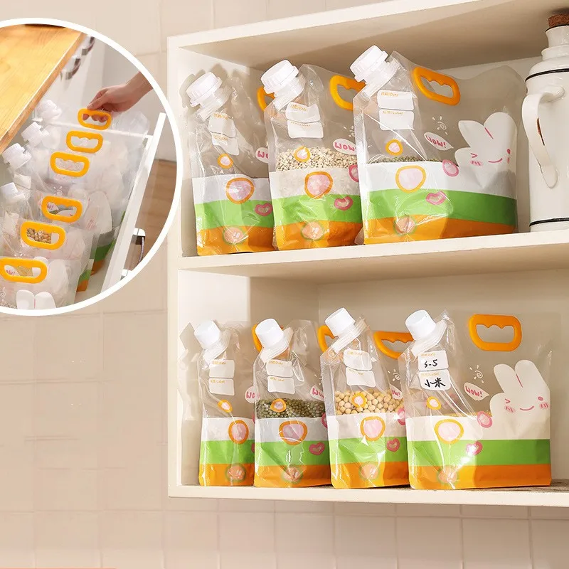Cute Pattern Transparent Food Storage Bags with Portable Handle and Spout Plastic Food Pouch for Grain Food Soup Drinks