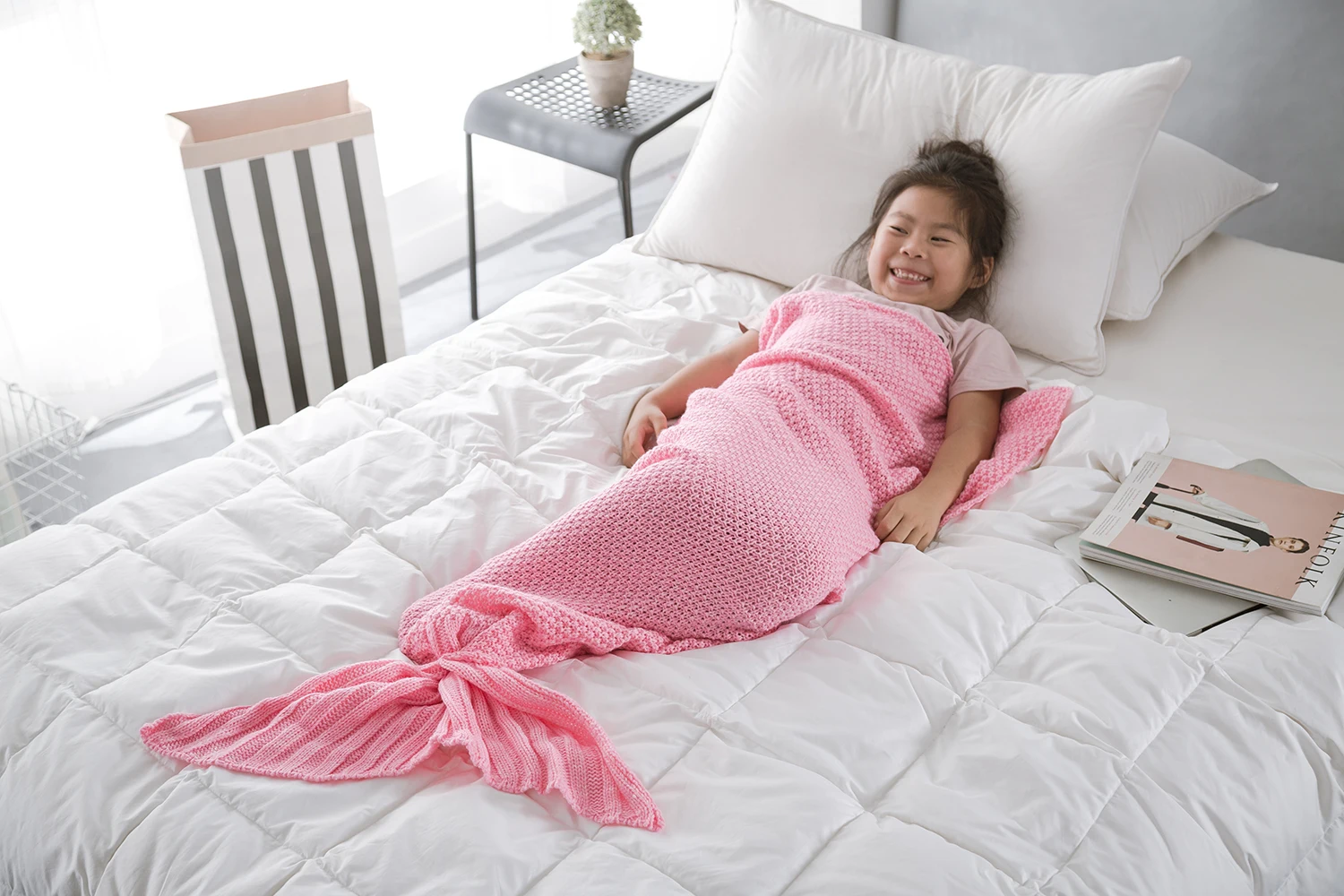 Soft INS same style suitable for spring and autumn children's mermaid tail knitted blanket manufacture