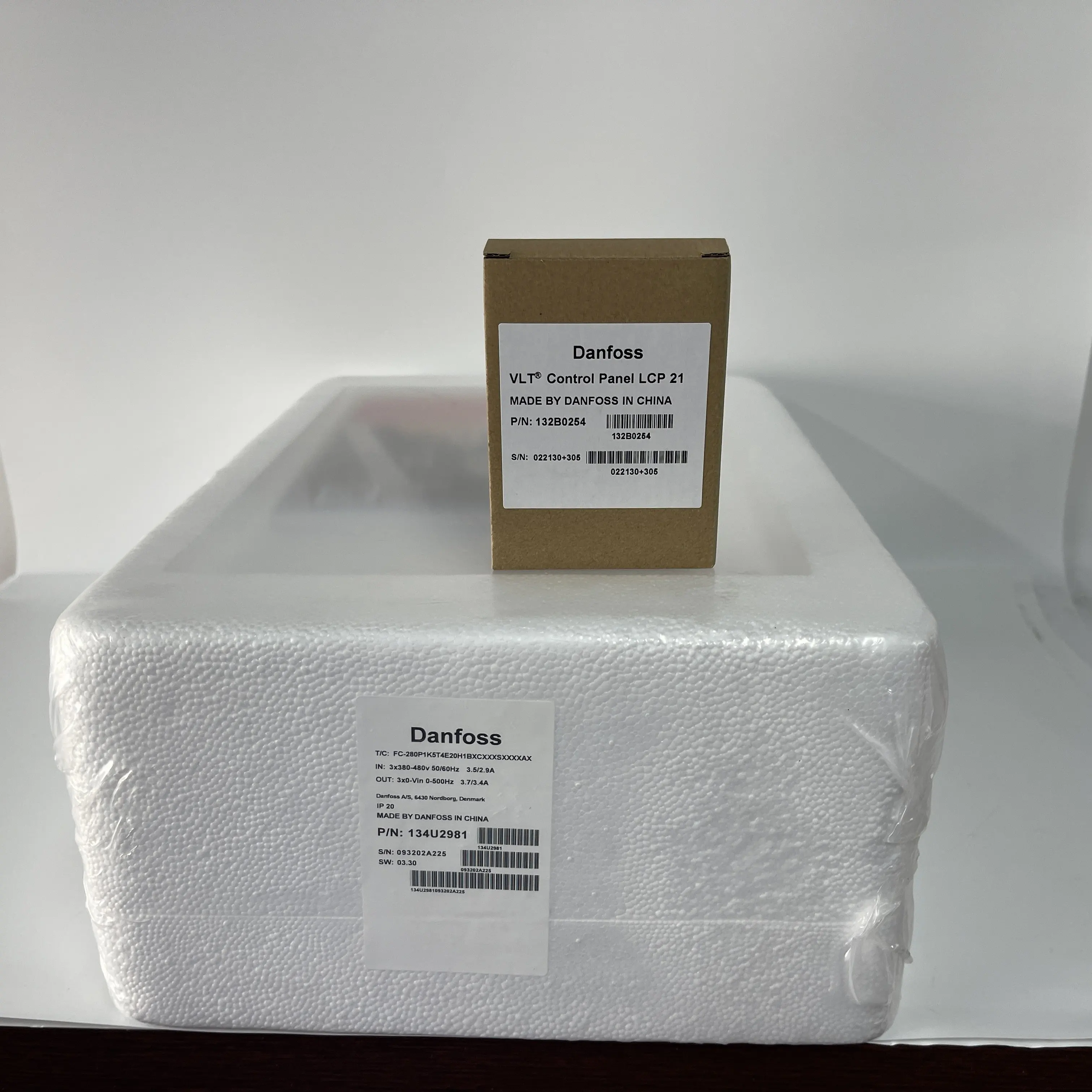 Danfoss VLT AutomationDrive + LCP 21 Control Panel 134U2981