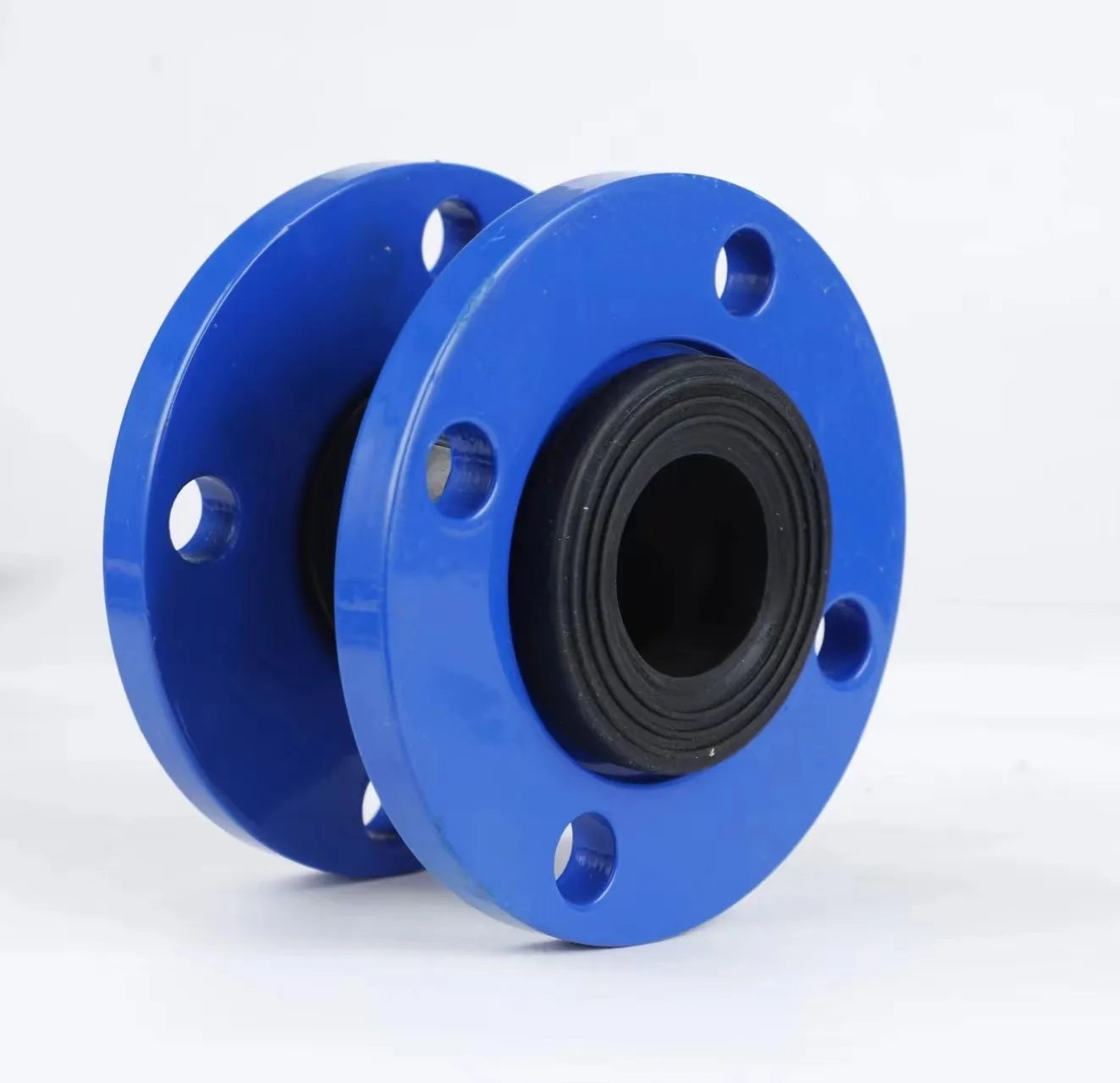 Flanged Ductile Cast Steel Rubber Bellows Are Used For Pipe Expansion ...