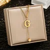 Collier lettre G