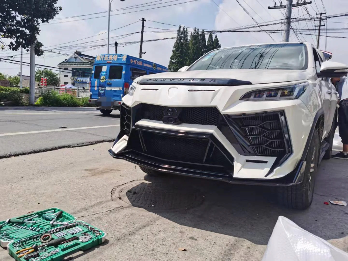 Fortuner Bodykit: Convert Toyota Fortuner 2016-2021 to Lamborghini