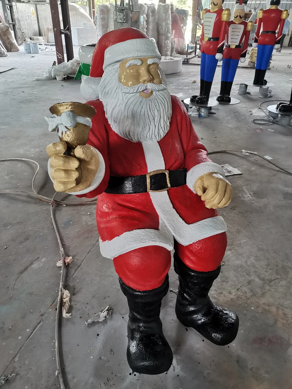 Source 2021 large fiberglass santa sleigh sculpture for outdoor resin  Christmas Decoration on m.