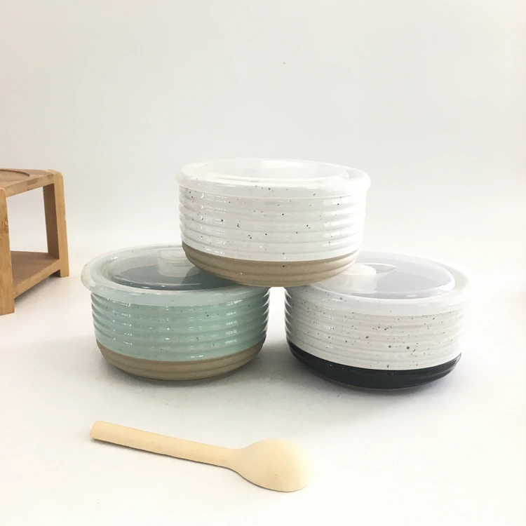 Two Tone Dot Decorative Custom Small Round Kitchen Serving Fresh Food Storage Cheap Ceramic Bowl with Plastic Lid
