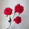 3-headed diamond [with leaves] rose red